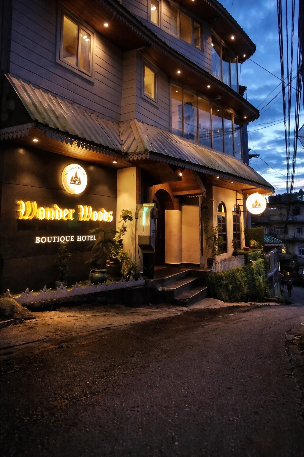 Wonder Woods Hotel exterior